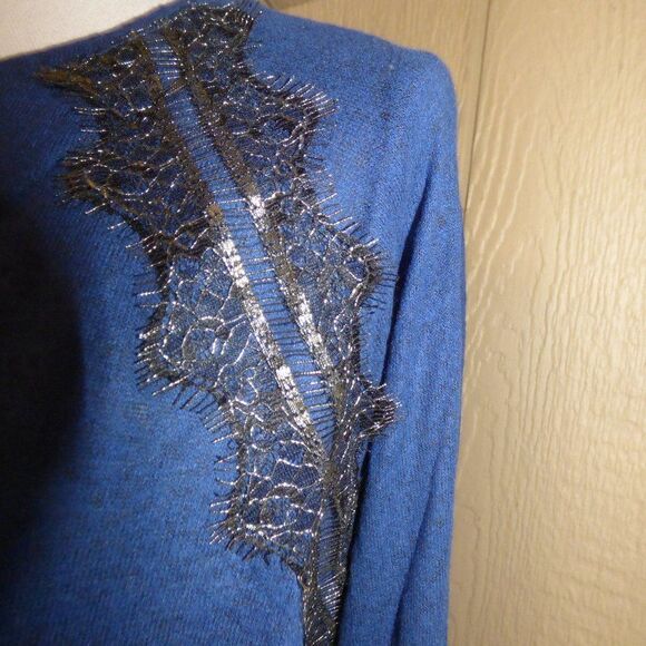 Ultra Flirt Junior’s Lace Trim Reglan  Pullover S - Picture 4 of 8